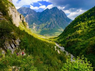 Albanien - landet i skuggan av terrorismen