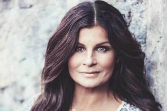 Närporträtt av Carola