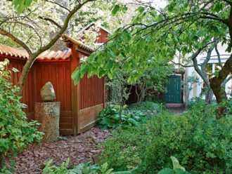 Planket var det stora lyftet. Med det bildas rum, trädgården uppfattas som mycket större.