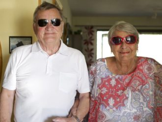 De flyttade ihop på äldre dar.