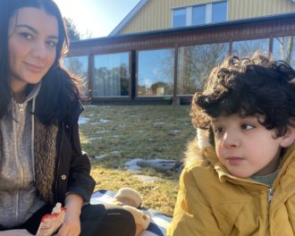 Negar Mottaghi med sonen Niro